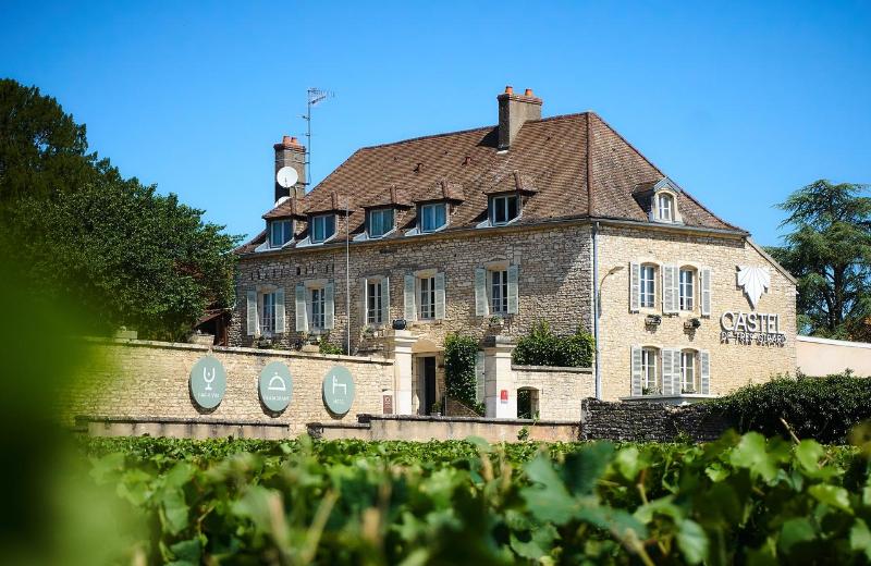 Castel De Très Girard   Hotel & Restaurant   Teritoria