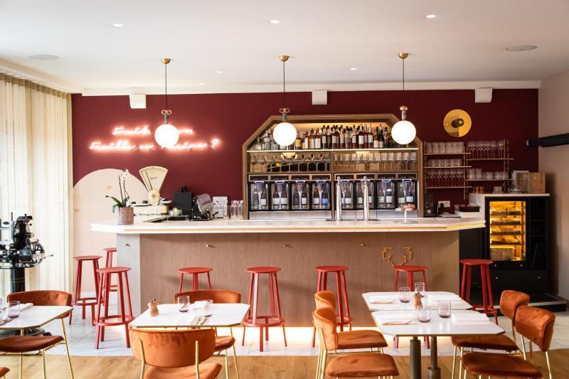 Castel De Très Girard   Hotel & Restaurant   Teritoria