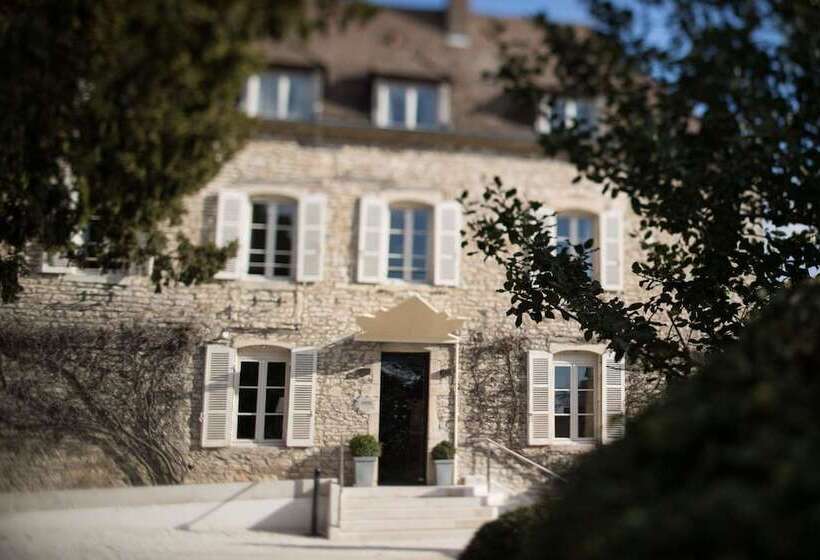 Castel De Très Girard   Hotel & Restaurant   Teritoria