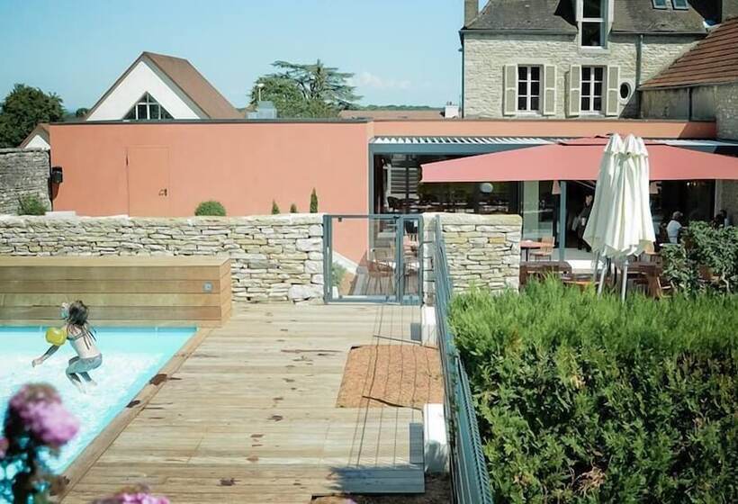 Castel De Très Girard   Hotel & Restaurant   Teritoria