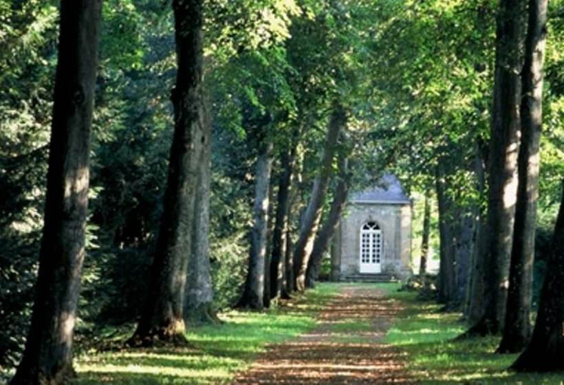 Отель Château De Bazeilles