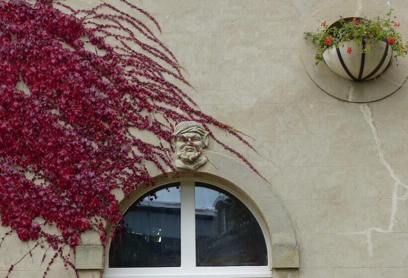 Отель Château De Bazeilles