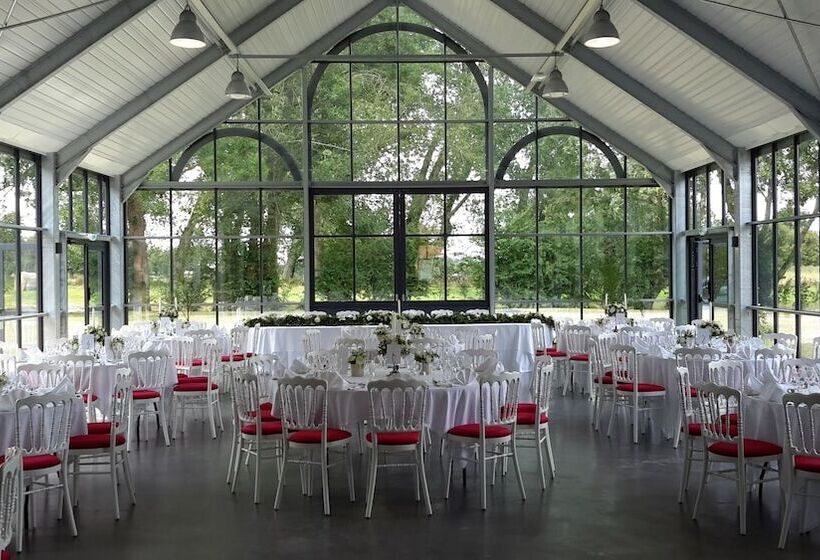 هتل Château De Cocove