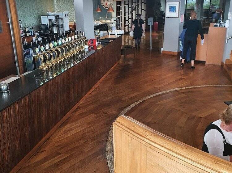 Clayton Hotel Silver Springs