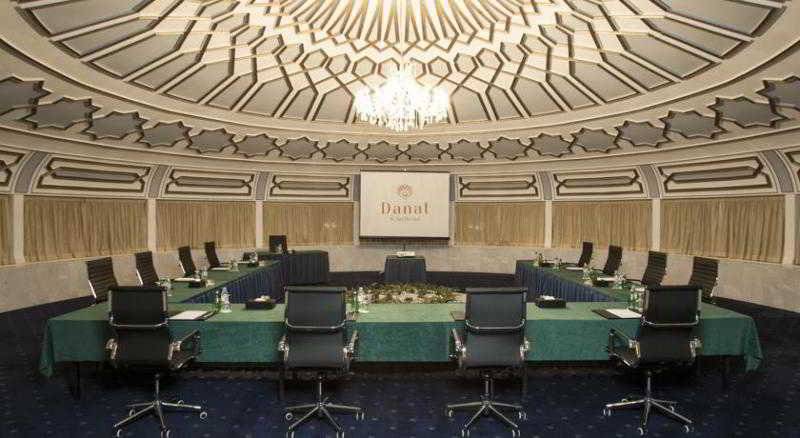 هتل Danat Al Ain Resort