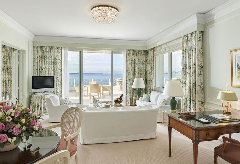 בית מלון כפרי Du Cap Eden Roc