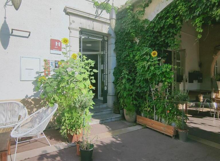 Отель Du Levant