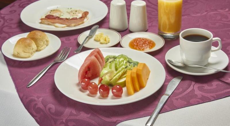 ホテル Embassy Quito