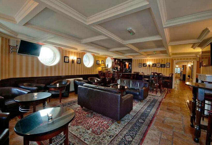 בית מלון כפרי Finnstown Castle