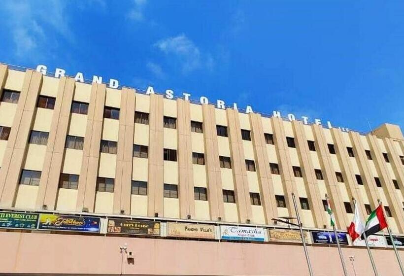 Отель Grand Astoria