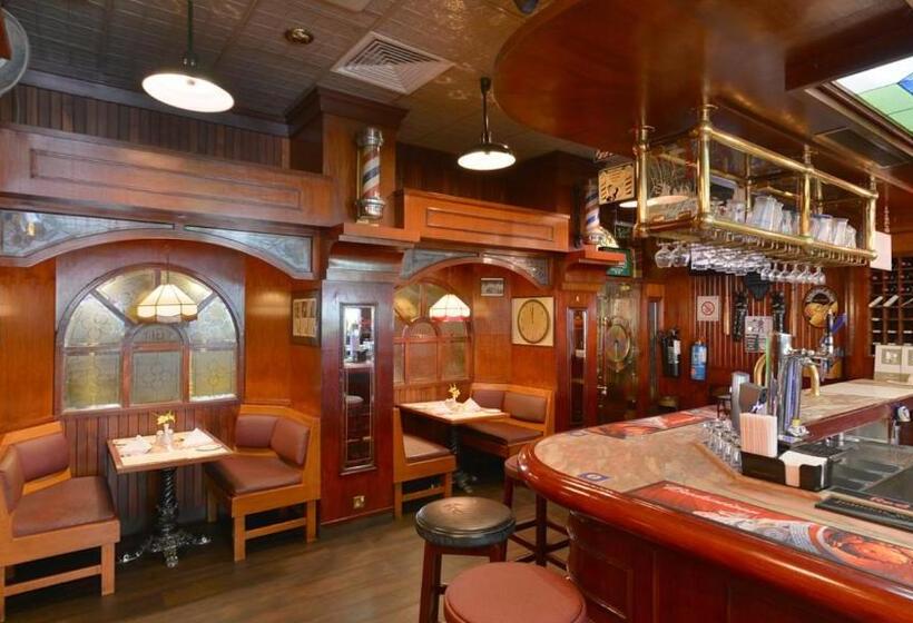 Отель Grand Astoria