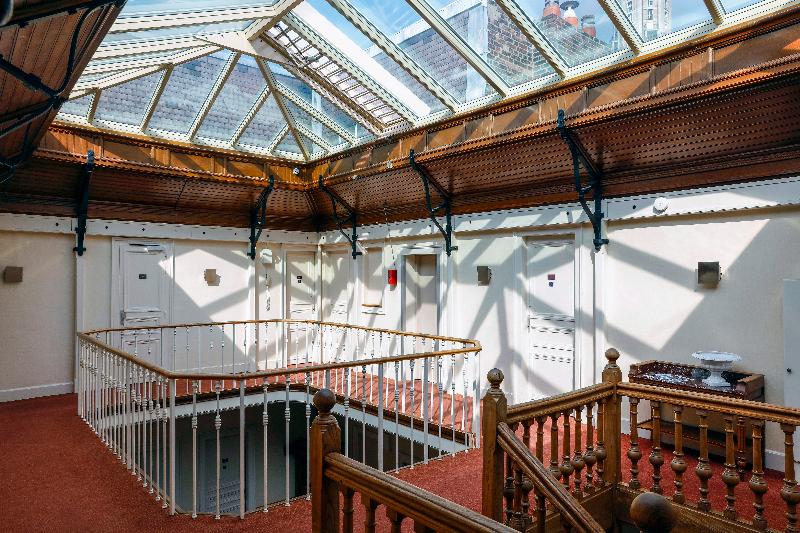 Grand Hotel De L Univers