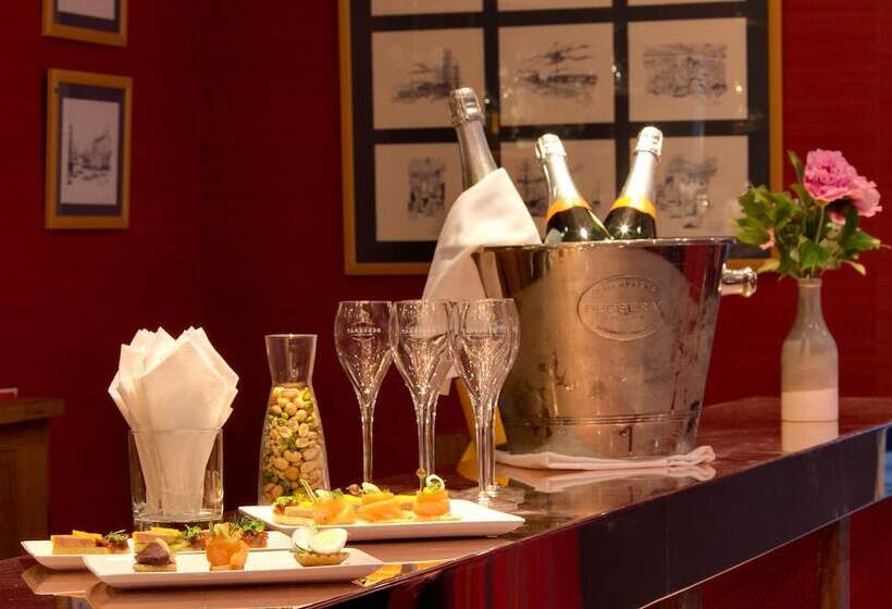 Отель Grand Hôtel De Solesmes   Teritoria