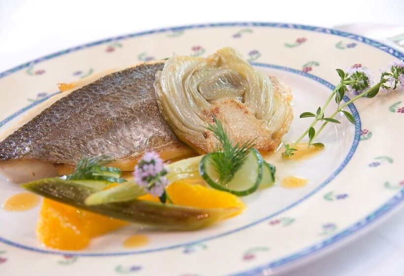 호텔 Grand Hôtel De Solesmes   Teritoria