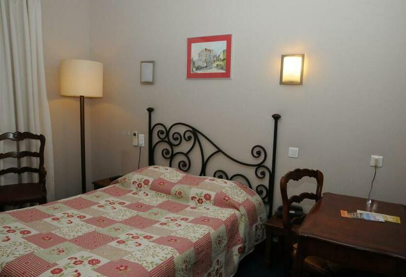 호텔 Grand Hôtel Du Cours