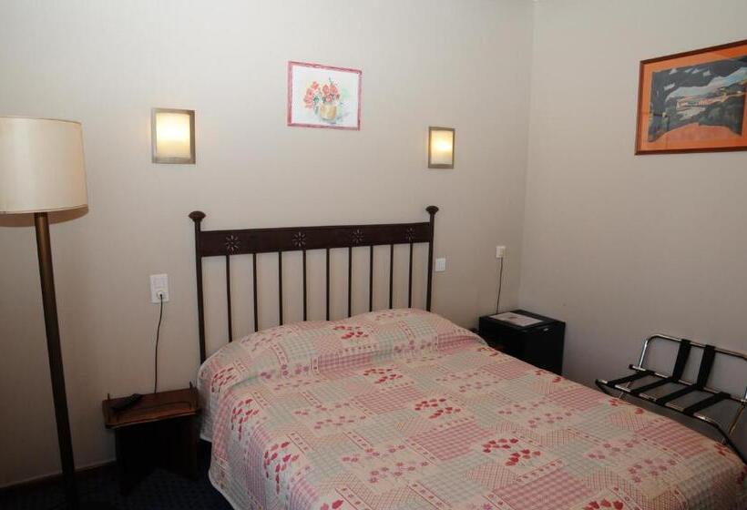 בית מלון כפרי Grand Hôtel Du Cours