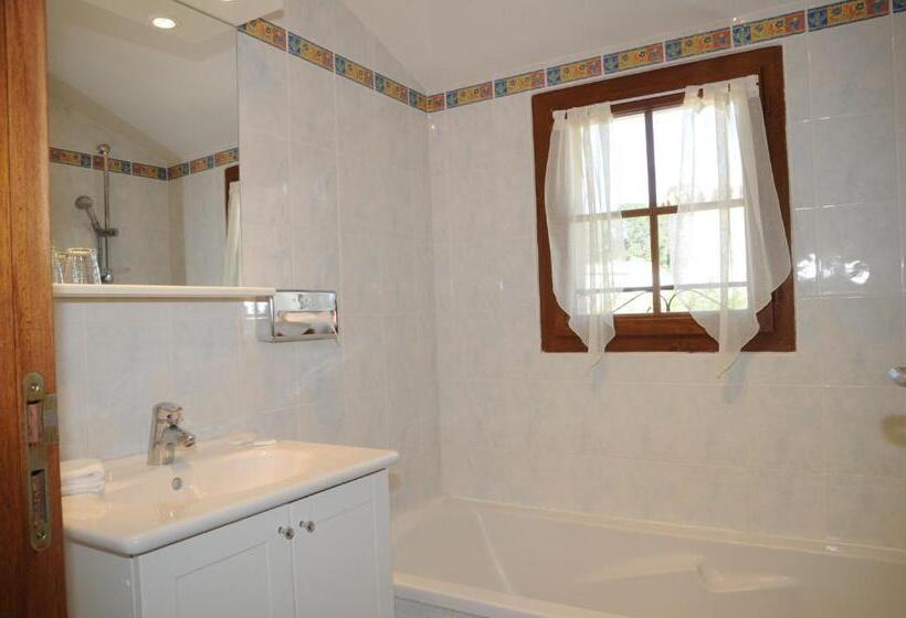 בית מלון כפרי Grand Hôtel Du Cours