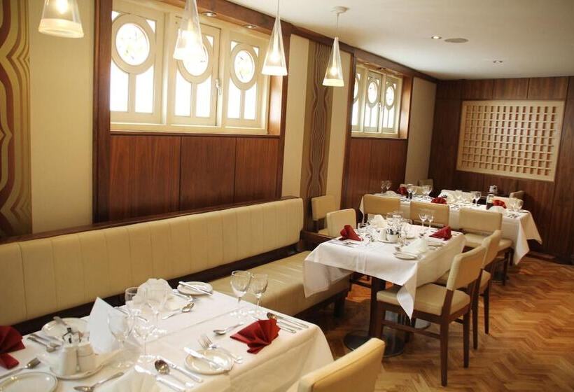 Hibernian Hotel & Leisure Centre