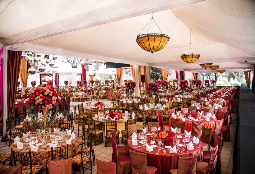 هتل Hilton Colon Quito