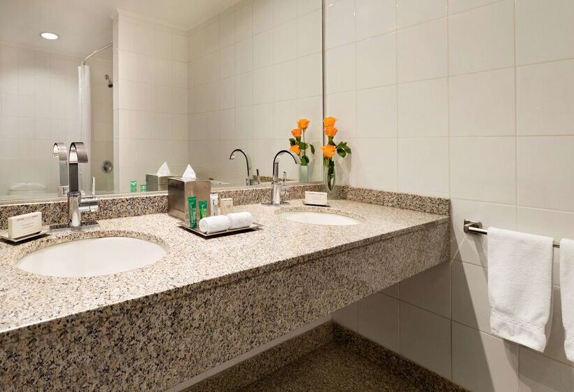 هتل Hilton Colon Quito