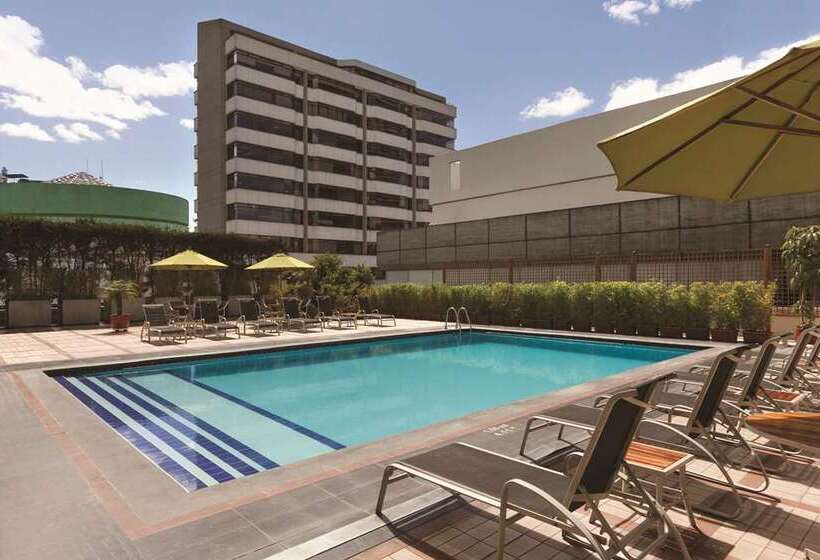 ホテル Hilton Colon Quito