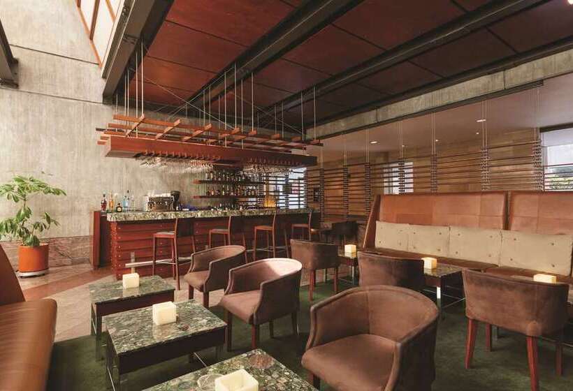 هتل Hilton Colon Quito