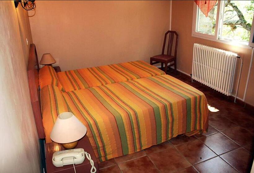 Отель Hôtel Pub Le Petit Bosquet