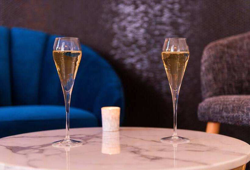 هتل Hôtel Anne D Anjou, The Originals Collection