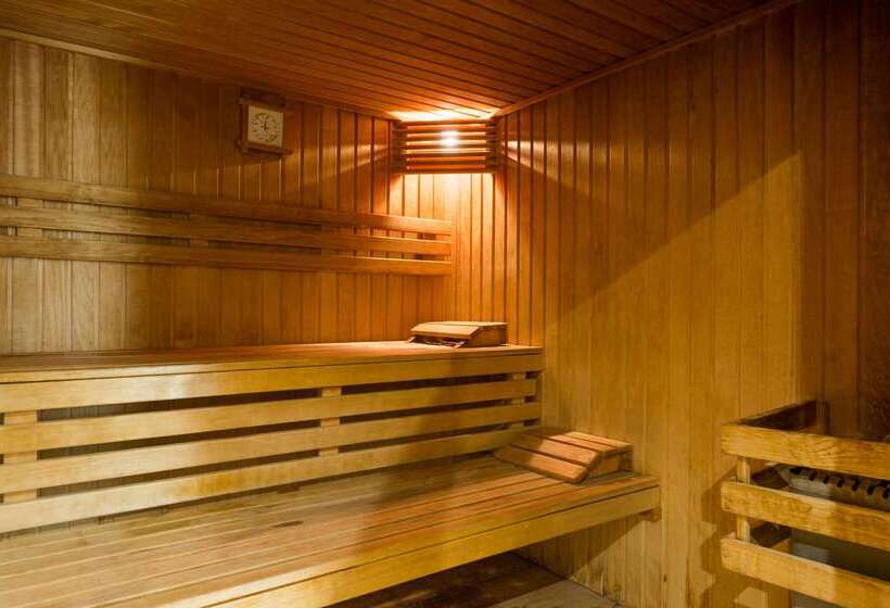 ホテル Hôtel Aux Vieux Remparts, The Originals Relais