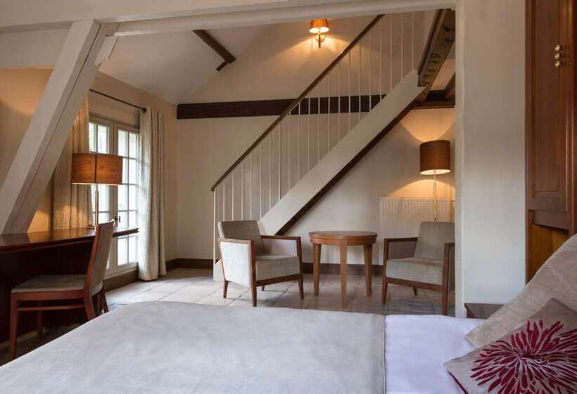 ホテル Hôtel Aux Vieux Remparts, The Originals Relais