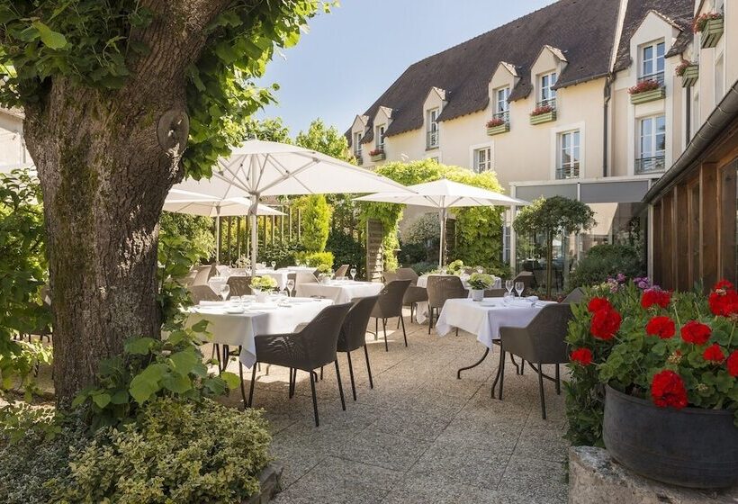 ホテル Hôtel Aux Vieux Remparts, The Originals Relais