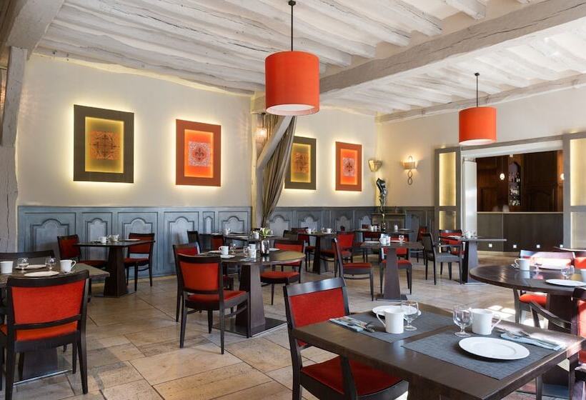 ホテル Hôtel Aux Vieux Remparts, The Originals Relais