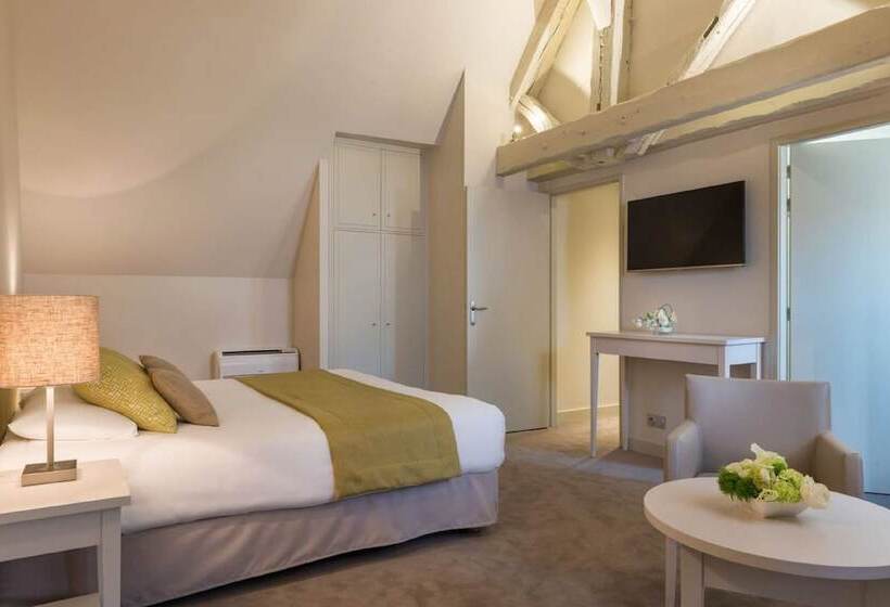 ホテル Hôtel Aux Vieux Remparts, The Originals Relais