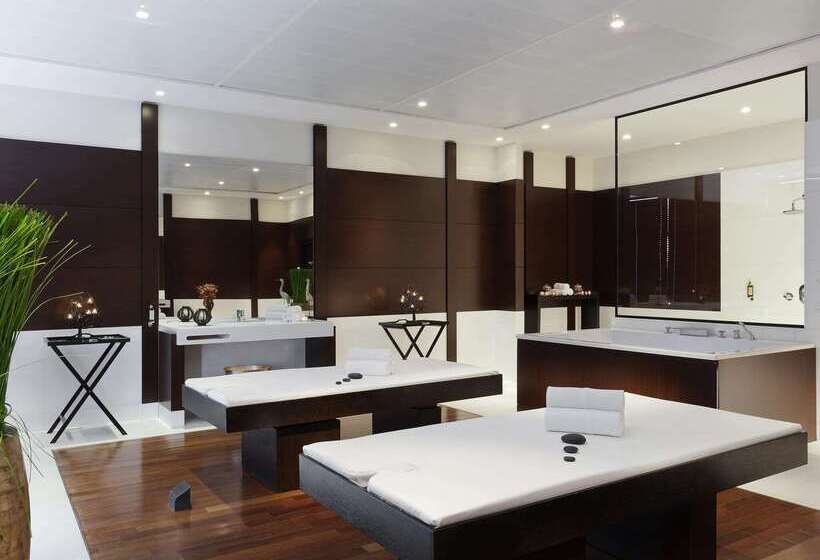 ホテル Hôtel Barrière L Hôtel Du Lac