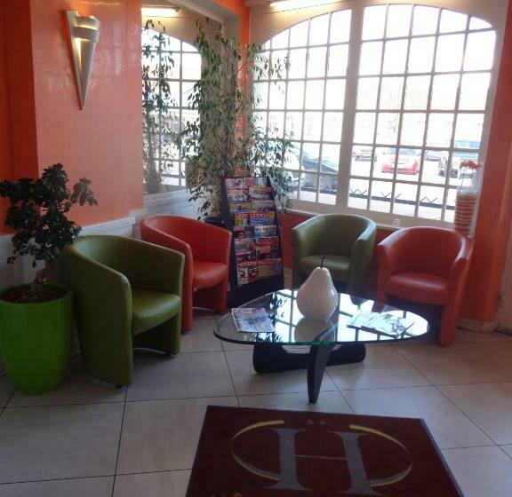 ホテル Hôtel Le Terminus Et Son Restaurant Côte à Côte