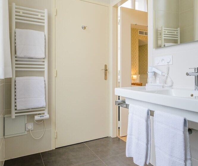 בית מלון כפרי Hôtel Grand Monarque