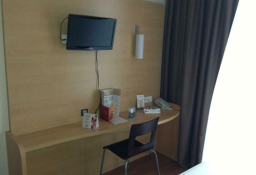 فندق Hôtel Sarcelles Flanades