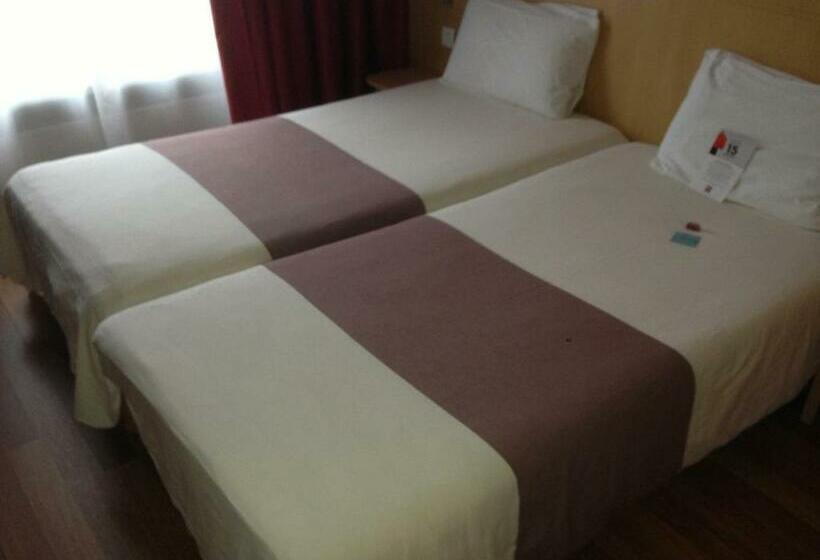 فندق Hôtel Sarcelles Flanades