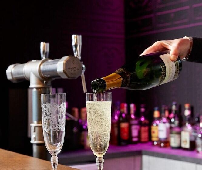 Отель Hôtel Spa Le Moulin De La Wantzenau   Strasbourg Nord