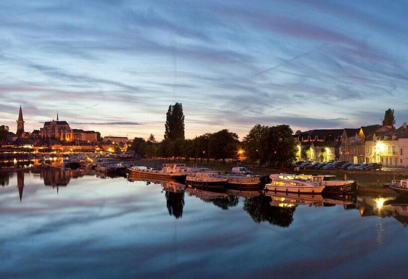 בית מלון כפרי Ibis Auxerre Centre