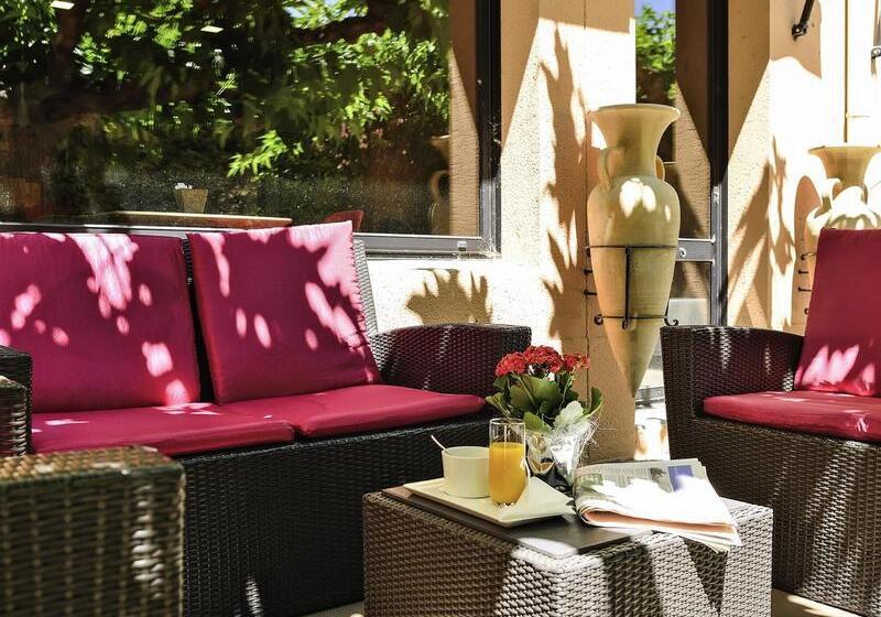 هتل Ibis Avignon Centre Pont De L'europe