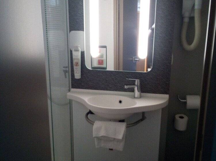 ホテル Ibis Carcassonne Centre  La Cite