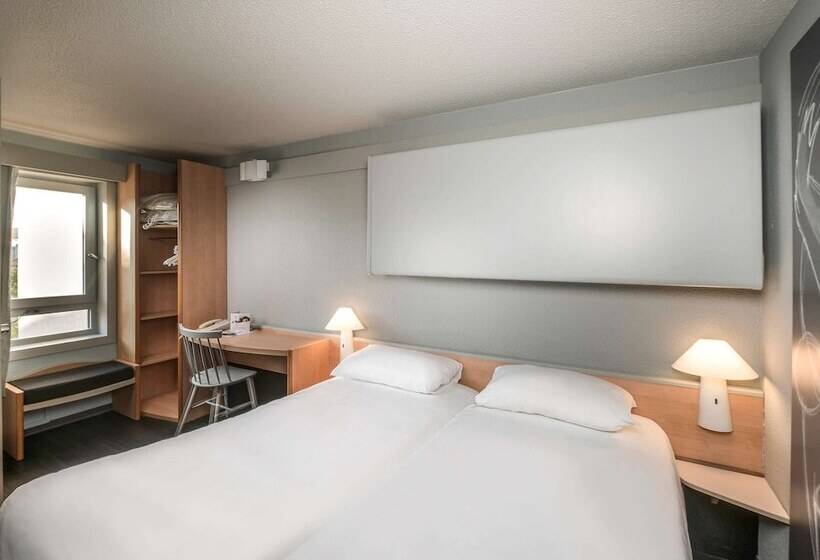 ホテル Ibis Carcassonne Centre  La Cite