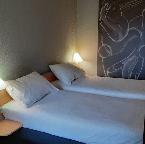 ホテル Ibis Carcassonne Centre  La Cite