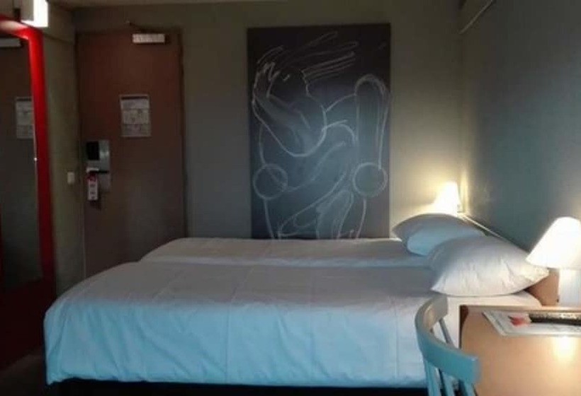 ホテル Ibis Carcassonne Centre  La Cite