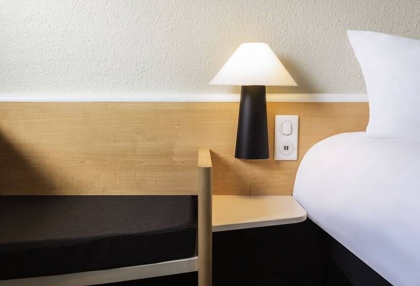 ホテル Ibis Carcassonne Centre  La Cite