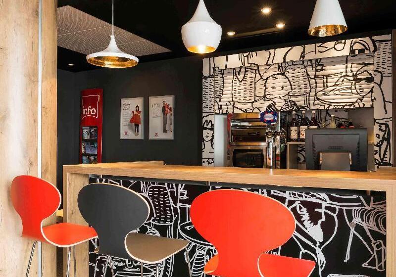 Отель Ibis La Rochelle Centre Historique