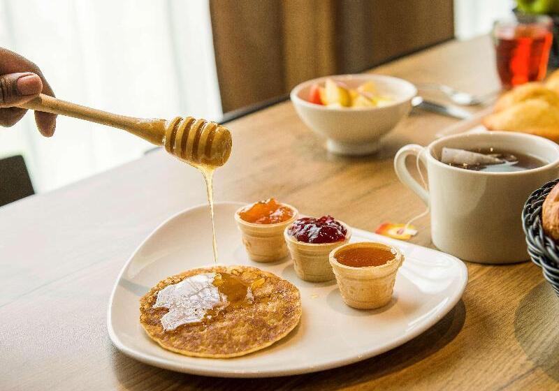 B&b Hotel Orléans Centre Foch