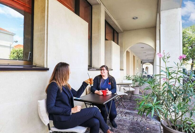 בית מלון כפרי Ibis Paris Rueilmalmaison