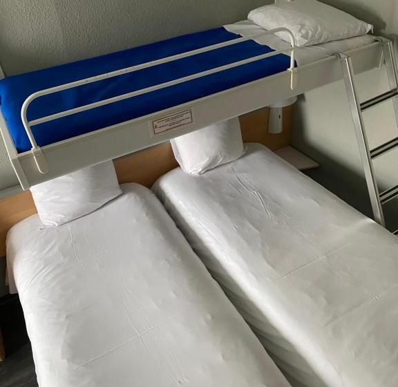 בית מלון כפרי Ibis Poitiers Centre